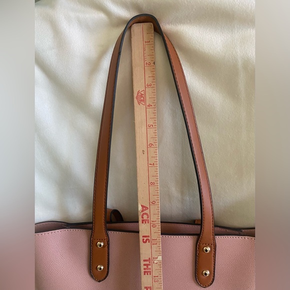 Faux Leather zip top tote, blush pink w/tan undertones, brown trim Gold hardware - Picture 12 of 12